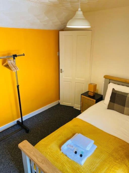 Goldcroft Villa Abertillery Exteriör bild
